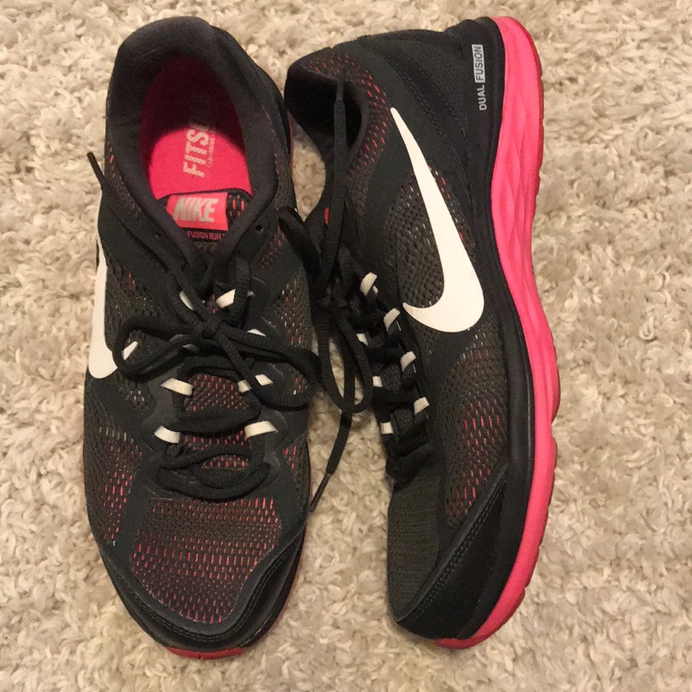 Nike Dual Fusion Run 3 Sneakers- Pink/Grey